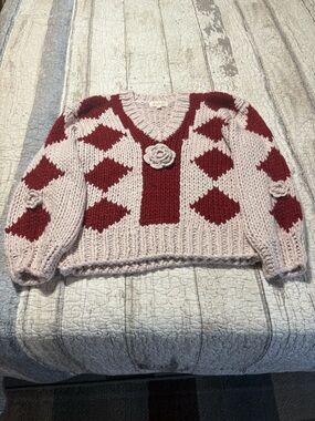 Listiele Chunky V-Neck Rose Embellished Sweater in Pale Pink and Burgundy